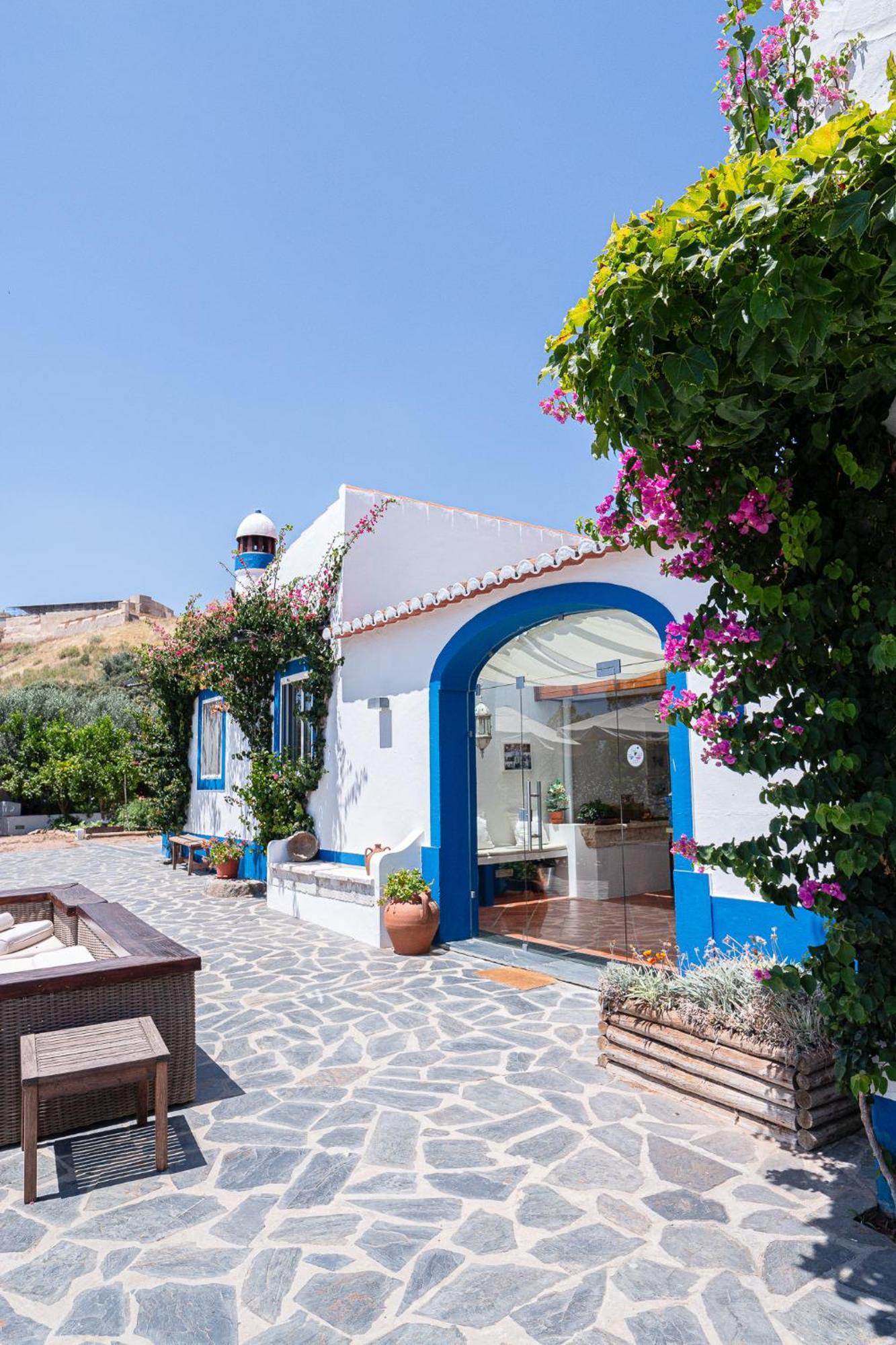 Гостевой дом Casas De Juromenha Экстерьер фото