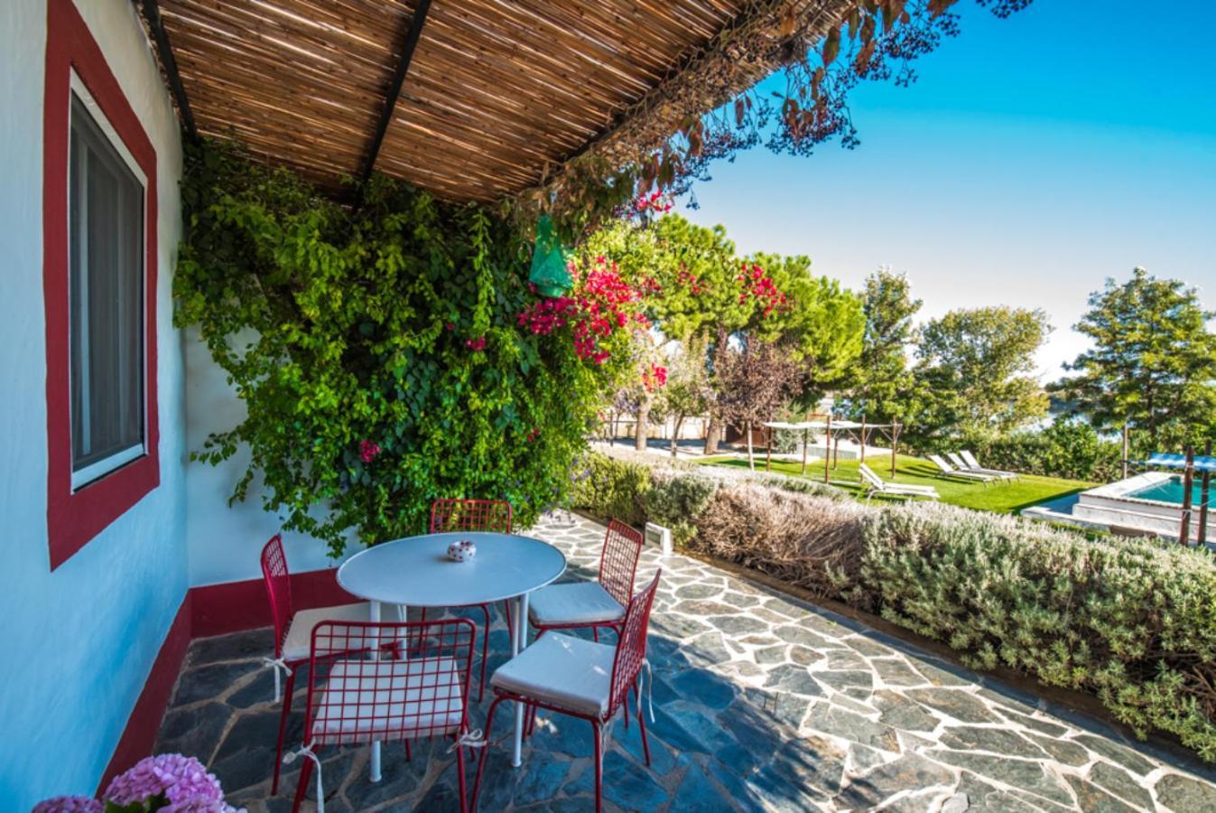 Гостевой дом Casas De Juromenha Экстерьер фото