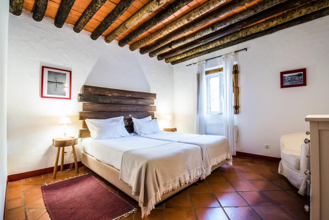 Гостевой дом Casas De Juromenha Экстерьер фото
